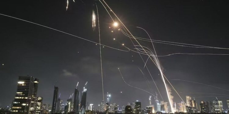 Tensión en Medio Oriente: recrudece el conflicto tras el contrataque de Israel e Irán