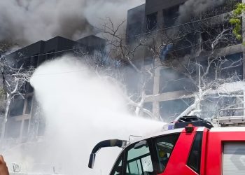 Tragedia aérea en India: qué se sabe del avión que se estrelló con más de 240 pasajeros