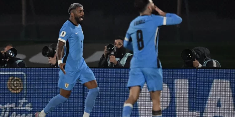 Uruguay consiguió una victoria que lo tranquiliza y lo acerca al Mundial