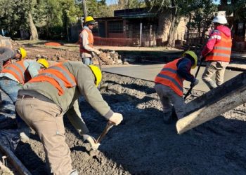 Avanzan las obras de infraestructura urbana sobre calle Tatané