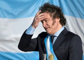 Milei entró en la zona gris: Sin aliados y sin dólares, el Gobierno en franco declive