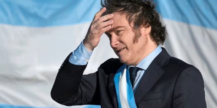 Milei entró en la zona gris: Sin aliados y sin dólares, el Gobierno en franco declive