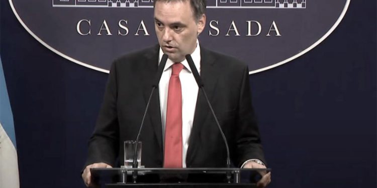 Adorni volvió a la carga contra Victoria Villarruel: “No forma parte del Gobierno”