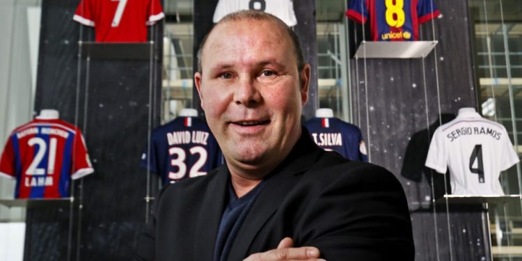 Cambió el fútbol y benefició a muchos aunque todos le dieron la espalda: la historia de Jean-Marc Bosman