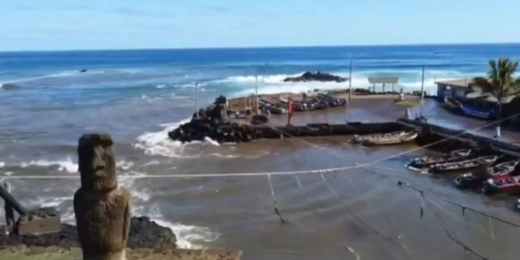 Chile mantiene el alerta roja por tsunami en zonas costeras y hay más de 1,5 millones de evacuados