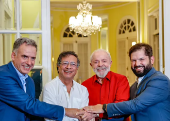 Cumbre en “defensa de la democracia”: importante encuentro entre Lula da Silva, Orsi, Petro, Pedro Sánchez y Boric