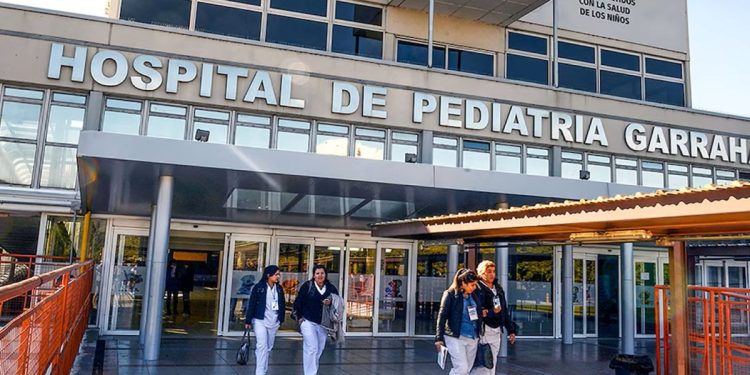 Denuncian que el presupuesto real del hospital Garrahan cayó un 54% en el último año