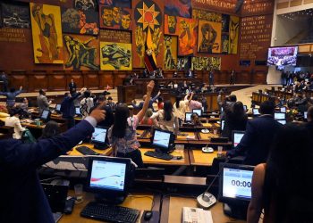 Ecuador: entre los escándalos de la Asamblea y la postergación de los temas urgentes