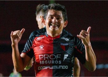 El Pulga Rodríguez sigue vigente a sus 40 años: asistencia para que Colón vuelva al triunfo