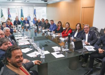 Gobernadores preparan nueva cumbre y los libertarios sufren su propia interna