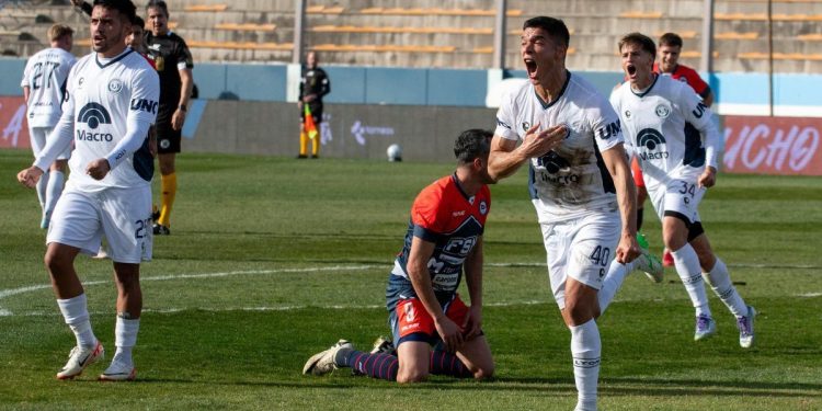 Independiente Rivadavia ganó en la última jugada y es el primer clasificado a cuartos de la Copa Argentina