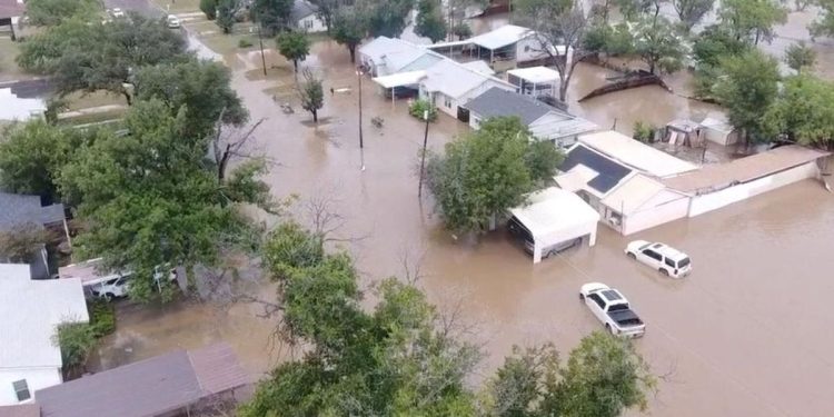 Inundaciones en Texas: hay al menos 80 muertos e intensifican la búsqueda de desaparecidos