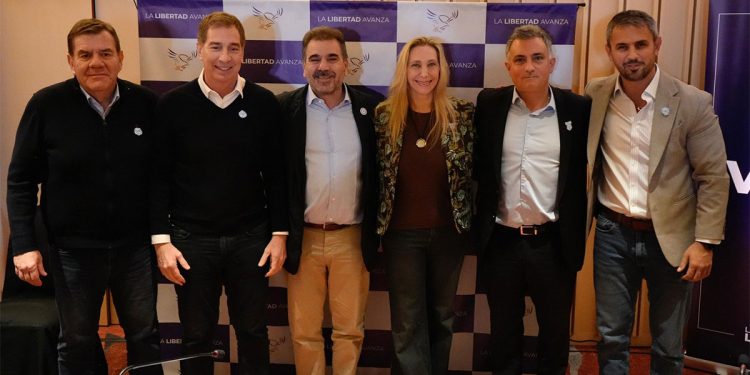 Karina Milei impuso su poder y marginó a Santiago Caputo en el cierre de listas