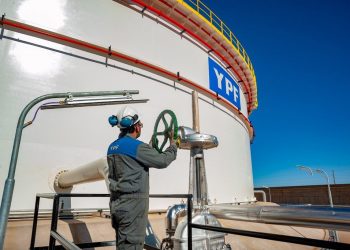 Kicillof, sobre el fallo contra YPF: «Hoy lo que se impone es denunciar a Milei por ataque a la soberanía»