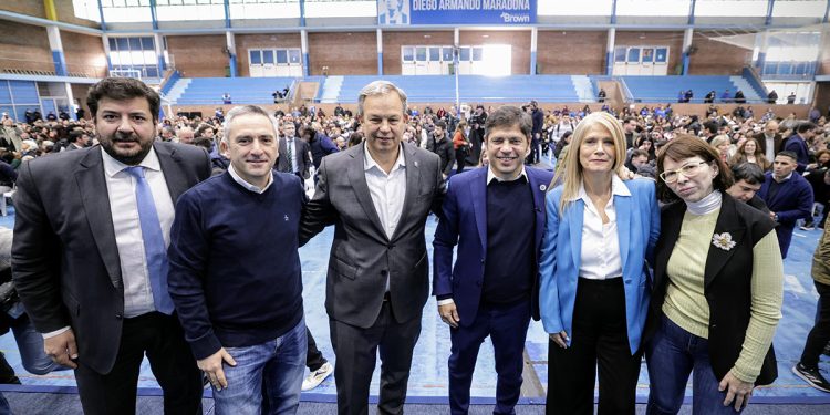 Kicillof y Magario activaron la campaña: “Es hora de parar el ajuste que nos lastima y duele a todos”