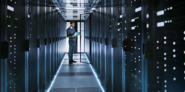 La revolución laboral de la IA: 8 de cada 10 empresas en Argentina ya aplican esta tecnología