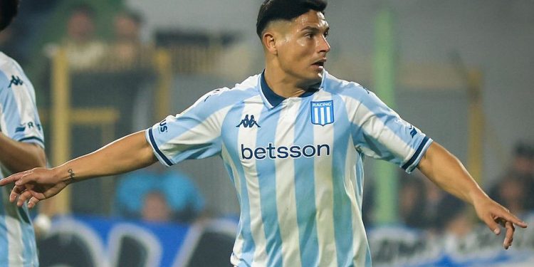 Maximiliano Salas prendió la mecha, justificó su salida de Racing y culpó a Diego Milito: “Me fui por dignidad”