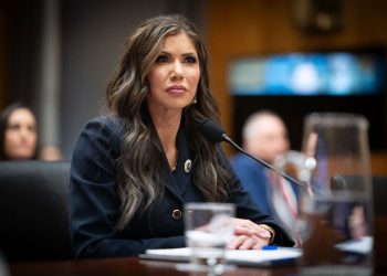 Milei recibirá a la funcionaria de Trump encargada de perseguir inmigrantes