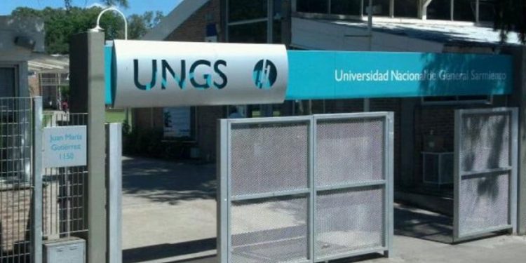 «No hay plata para las universidades, pero sí para 200 tuiteros que no distinguen sujeto y predicado»