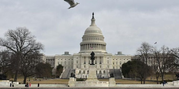 Plan motosierra de Donald Trump: el Senado de EEUU aprobó el megaproyecto de ley