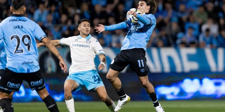 Racing venció a Belgrano en Córdoba y sumó sus primeros tres puntos del torneo