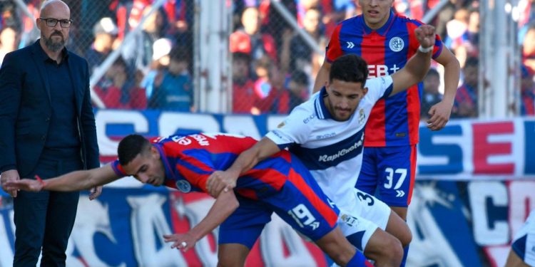 San Lorenzo y Gimnasia aburrieron con un apático empate en Bajo Flores