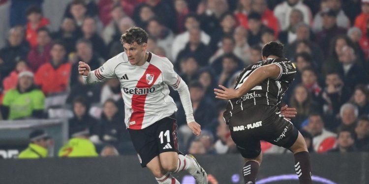 Sin brillo pero con contundencia, River superó a Platense en el arranque del Torneo Clausura