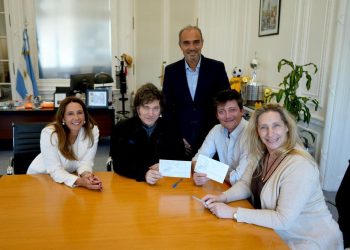 Triunfó el menemismo: Santiago Caputo ya no forma parte de la mesa chica del Gobierno