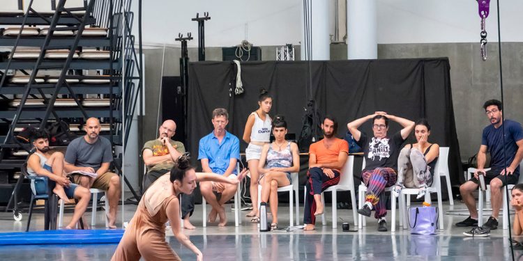 Un viaje al mundo del circo con título universitario