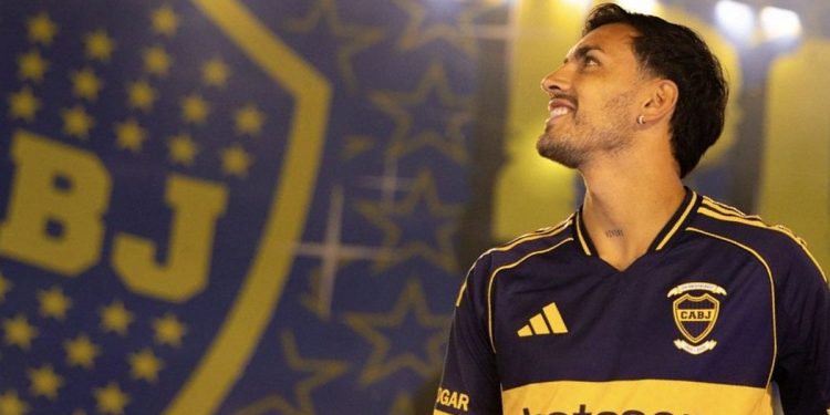 Volvió a casa: el tremendo recibimiento que la Bombonera le dio a Leandro Paredes