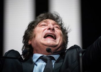 Crisis: el dólar sube en la macro y los  Supermercados ya remarcan al 9% en la micro, el pueblo paga esta porquería