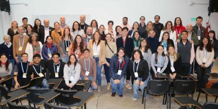 Investigadores se reunieron en la UNNE para abordar los desafíos de la microbiología veterinaria