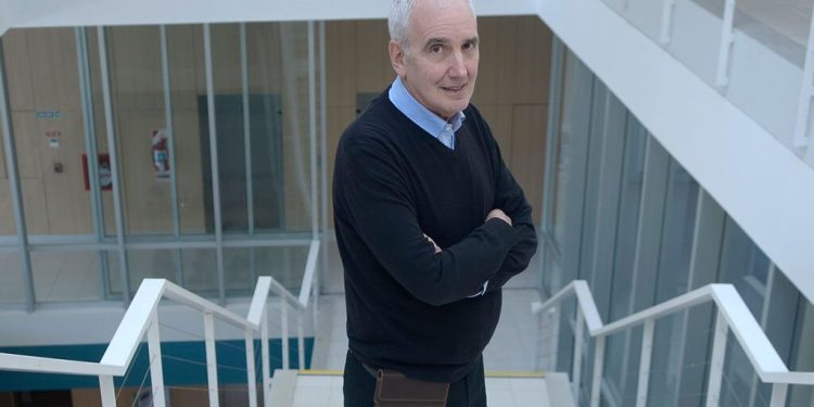 Alberto Kornblihtt: “Lo que quiere Milei es brutalizar a la población, que no se use la cabeza”