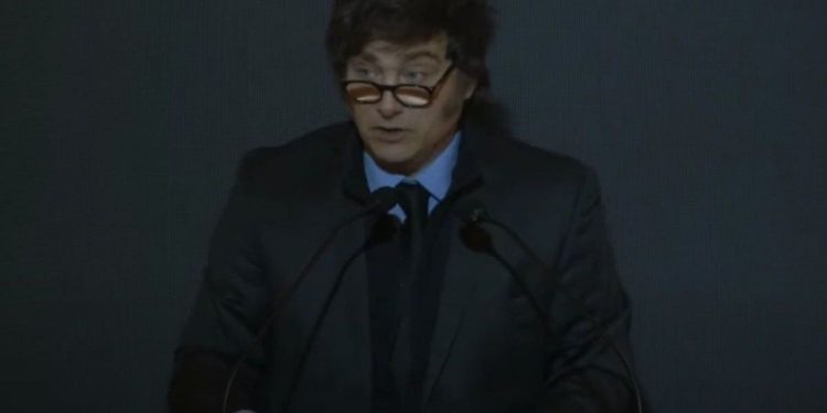 Ante empresarios, Javier Milei calificó al escándalo de ANDIS como “una opereta”