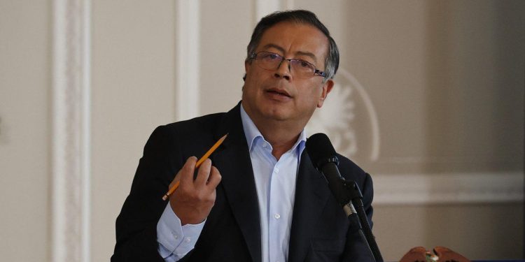 Colombia: Gustavo Petro anunció la detención de un referente disidente de la FARC acusado de dos atentados