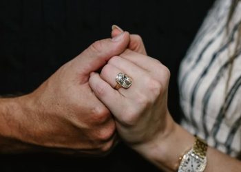 Compromiso de Taylor Swift: ¿cuánto cuesta el anillo que le dio Travis Kelce?