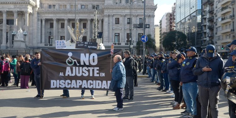 Discapacidad: entre el veto presidencial y el reclamo por derechos básicos