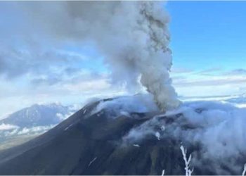 El volcán ruso Krasheninnikov entró en erupción después de 400 años tras el terremoto