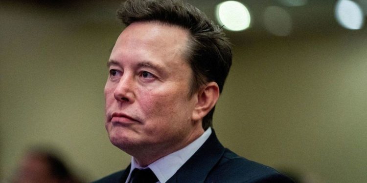 Elon Musk contra el monopolio de la Inteligencia Artificial: demandó a OpenAI y Apple