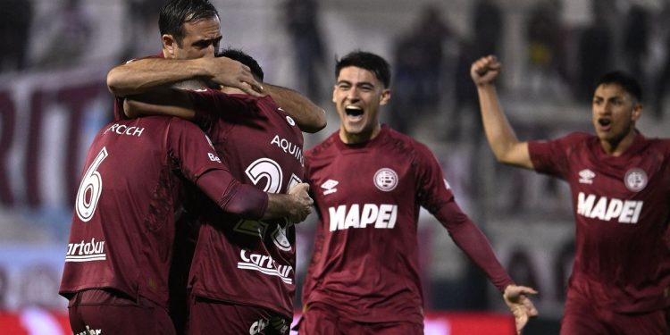 En la noche de los golazos, Lanús venció a Huracán y está en cuartos de la Copa Argentina