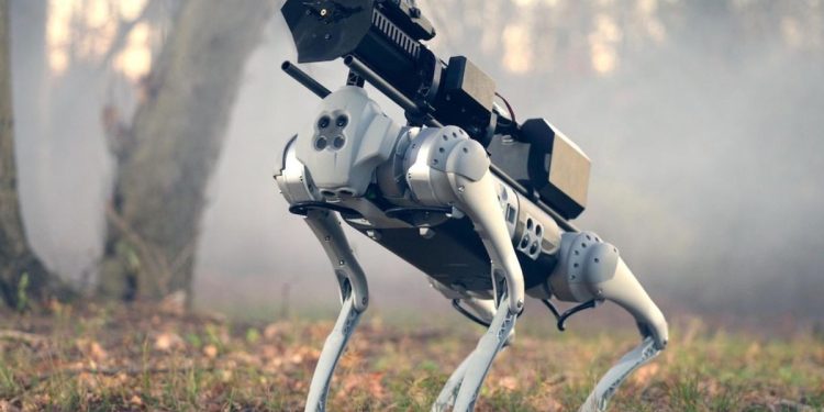Hong Kong enfrenta al virus chikungunya con un ejército de drones y perros robot