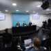 Kicillof refuerza donde Milei recorta: obra pública, ayuda a discapacitados y sueldos estatales