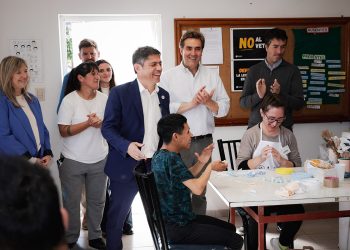 Kicillof volvió a distritos clave de la Primera Sección y le pegó a Milei en su flanco débil