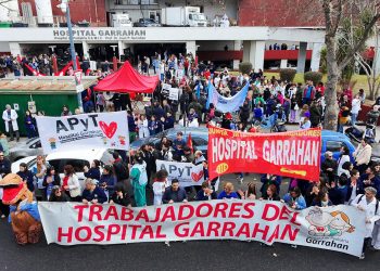 La Estrella Culona tiene mejor imagen que Milei, mientras las luchas por el Garrahan y el Conicet continúan