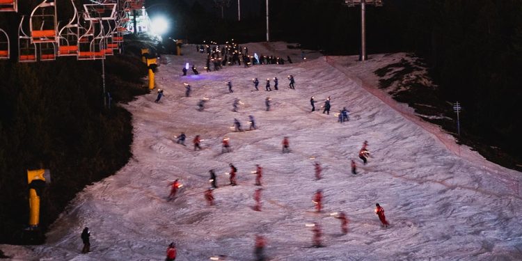 La nieve fabricada, el sistema esencial para mantener viva la temporada en Bariloche