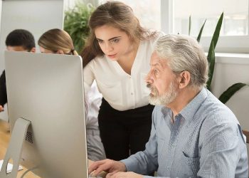 Lanzan programa gratis de capacitación en Inteligencia Artificial para mayores de 50 años