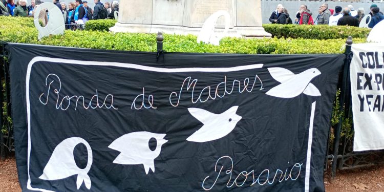 Las Madres y los jubilados se abrazan en lucha para defender derechos y fortalecer la resistencia en Rosario