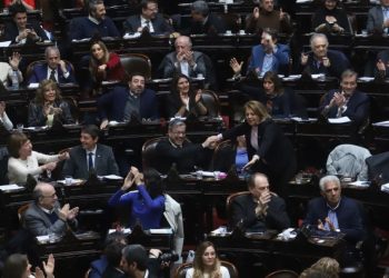 Los gobernadores, involucrados en la sesión de Diputados: cambios de último momento y aprobación de proyectos por más recursos