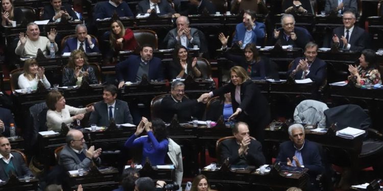Los gobernadores, involucrados en la sesión de Diputados: cambios de último momento y aprobación de proyectos por más recursos