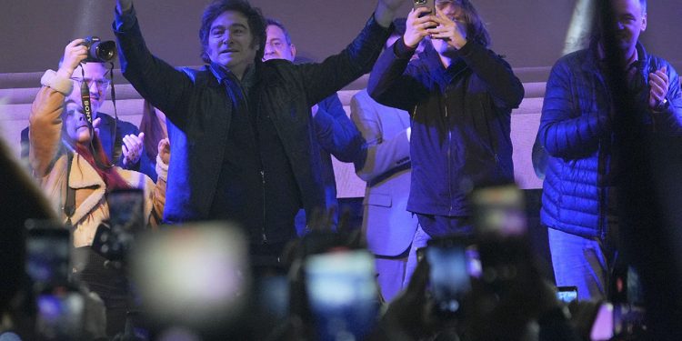 Milei se puso al frente de la campaña de sus candidatos en Provincia: «Vamos a devorar al peronismo en las urnas»